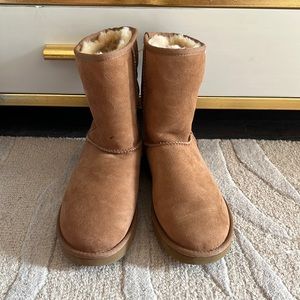 UGG Short Boot